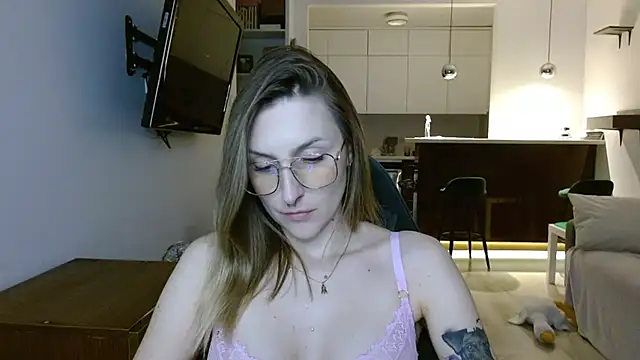 illusorycat online show from October 2025 08:10:01 PM