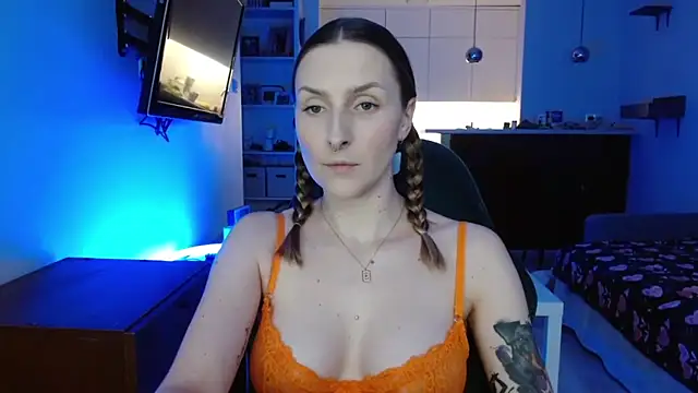 illusorycat online show from October 2025 01:54:02 PM