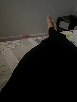 Snapshot of MAHKE12 chatting on November 2025 09:04:01 PM MAHKE12 online show from November 2025 09:04:01 PM