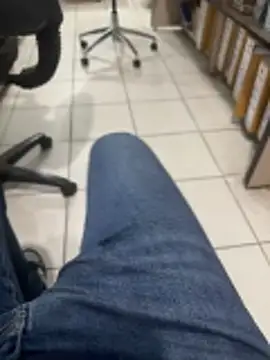 Snapshot of MAHKE12 chatting on November 2025 02:32:01 PM MAHKE12 online show from November 2025 02:32:01 PM