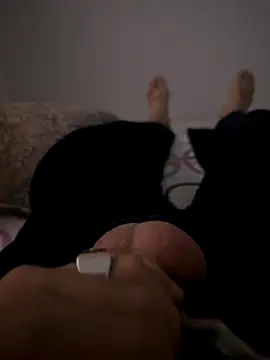 Snapshot of MAHKE12 chatting on November 2025 09:42:02 PM MAHKE12 online show from November 2025 09:42:02 PM