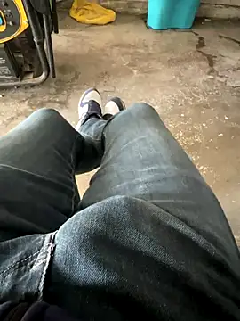 Snapshot of MAHKE12 chatting on October 2025 09:19:02 AM MAHKE12 online show from October 2025 09:19:02 AM