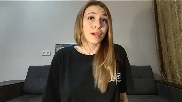 LovelyKatea online show from February 2025 12:57:02 PM