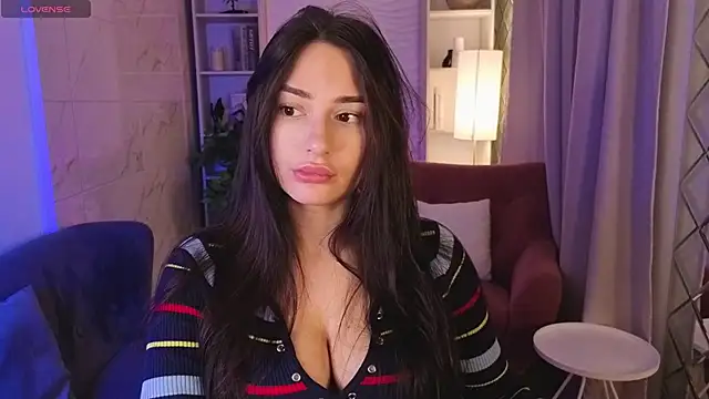 MilanaSugar online show from November 2025 02:18:01 PM