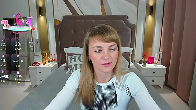 annasimonsj online show from April 2026 12:59:02 AM