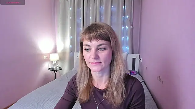 annasimonsj online show from May 2026 01:03:01 AM