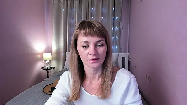 annasimonsj online show from May 2026 12:53:03 AM
