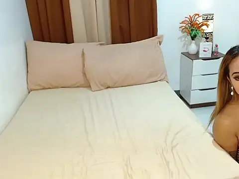 QueenVersa online show from February 2026 11:59:01 PM