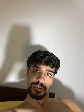 Hermanooooooo online show from March 2026 04:01:01 AM