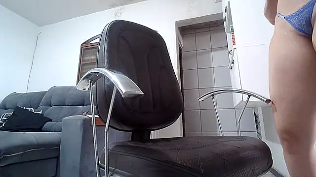 Snapshot of CherrylBee2022 chatting on October 2025 04:29:02 PM CherrylBee2022 online show from October 2025 04:29:02 PM