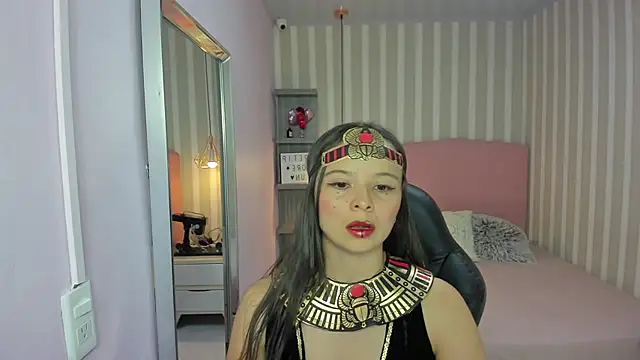 LORELAIGIVEN online show from October 2025 12:35:03 PM