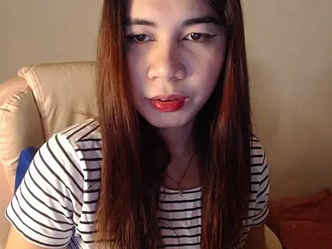 Snapshot of TransPetite1 chatting on March 2025 02:46:02 AM TransPetite1 online show from March 2025 02:46:02 AM