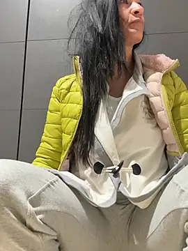 Luna-77 online show from April 2026 04:30:02 AM