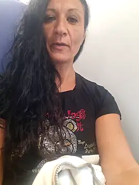 Snapshot of Luna-77 chatting on September 2025 09:53:02 AM Luna-77 online show from September 2025 09:53:02 AM