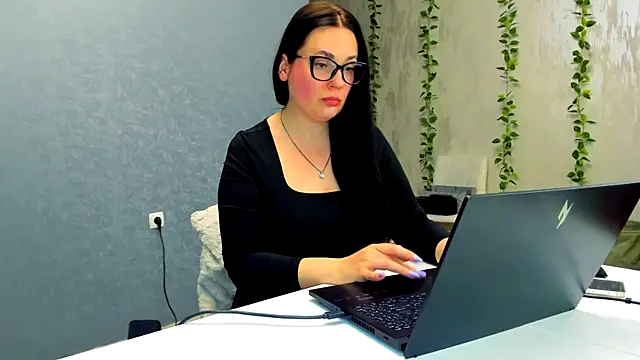 WorshipLilit online show from April 2026 08:11:01 PM