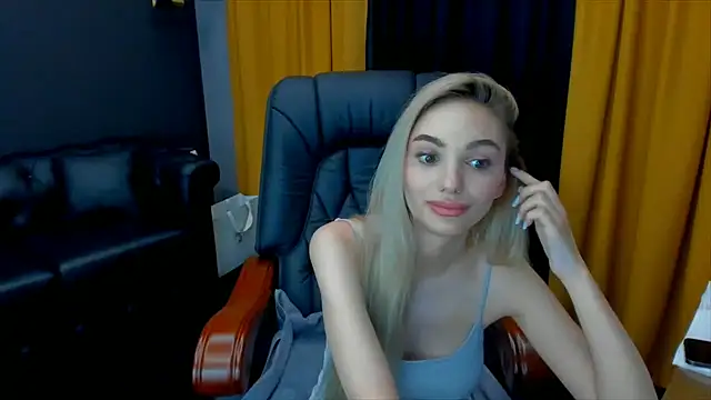Snapshot of HaleySweet18 chatting on July 2026 11:49:02 PM HaleySweet18 online show from July 2026 11:49:02 PM