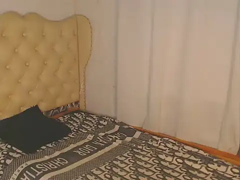 sweet prettygirl online show from December 2025 01:01:01 AM