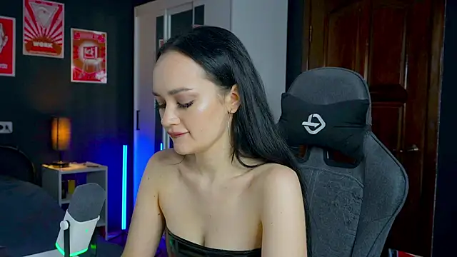 QueenAliss online show from November 2025 05:46:01 AM