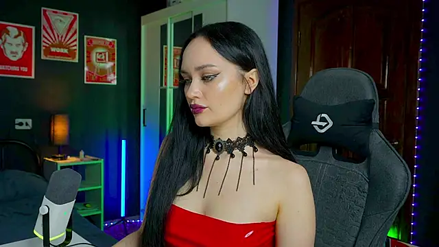 QueenAliss online show from November 2025 06:07:02 AM