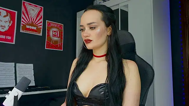 QueenAliss online show from September 2025 04:18:01 AM
