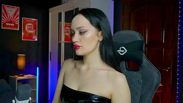 QueenAliss online show from November 2025 08:46:01 AM