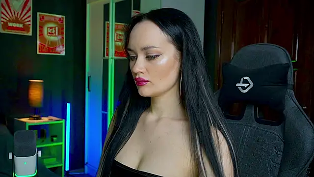 QueenAliss online show from November 2025 08:58:02 AM