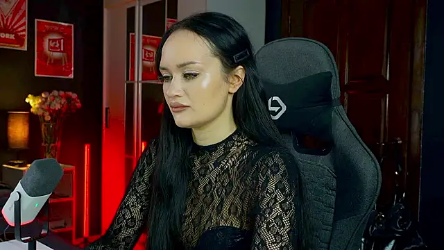 QueenAliss online show from February 2026 06:00:01 AM