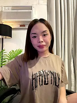 Snapshot of SweetCheska19 chatting on January 2026 04:24:02 PM SweetCheska19 online show from January 2026 04:24:02 PM