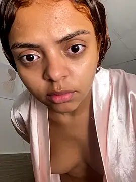 ValienteGirl  online show from November 2025 11:30:02 PM