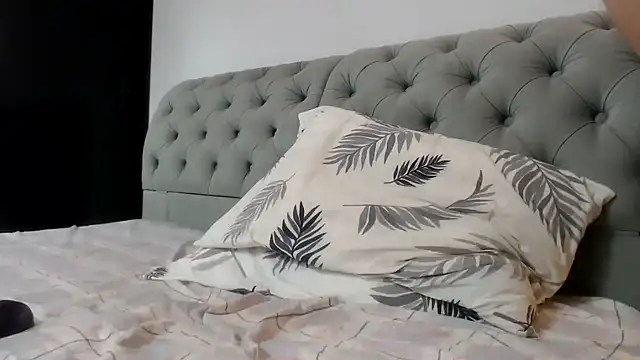 Cyprian86 online show from May 2026 04:23:02 AM