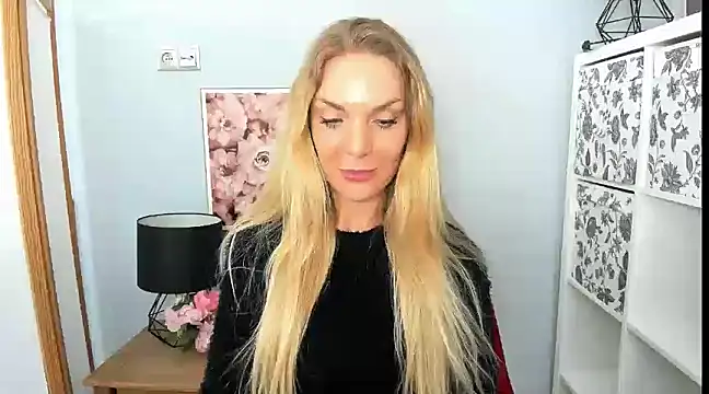 AulloraHoney online show from February 2025 07:46:01 PM