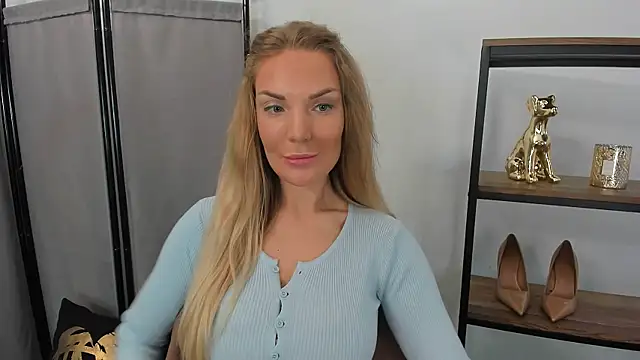 AulloraHoney online show from June 2026 05:45:01 AM
