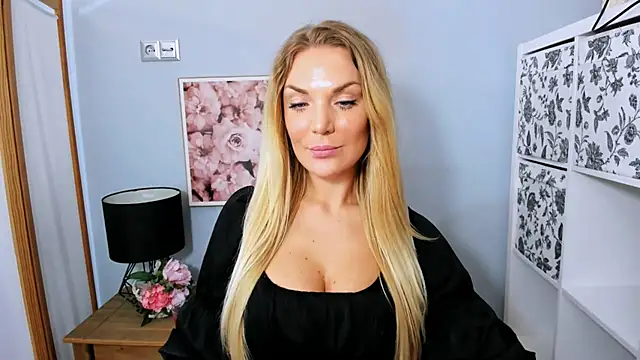 AulloraHoney online show from February 2025 03:16:02 PM