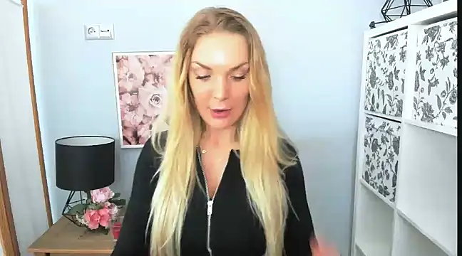 AulloraHoney online show from February 2025 11:54:01 AM