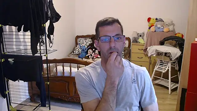 steph19x5 online show from April 2026 05:57:02 PM