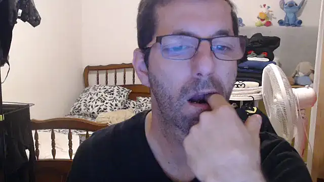 steph19x5 online show from November 2025 06:18:02 AM