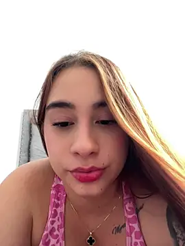 Elena222  online show from May 2026 09:00:01 PM
