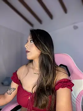 Snapshot of Little_Amber6 chatting on April 2026 11:31:01 PM Little Amber6 online show from April 2026 11:31:01 PM