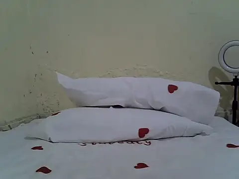 Snapshot of Diana1996k chatting on October 2025 02:07:01 PM Diana1996k online show from October 2025 02:07:01 PM