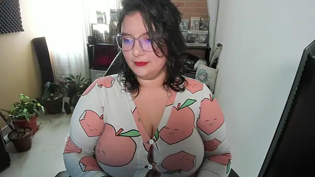 aika-dreams online show from September 2025 12:41:01 PM