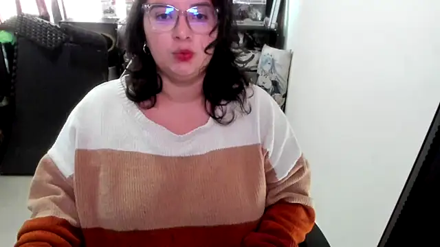 aika-dreams online show from December 2025 01:00:01 PM