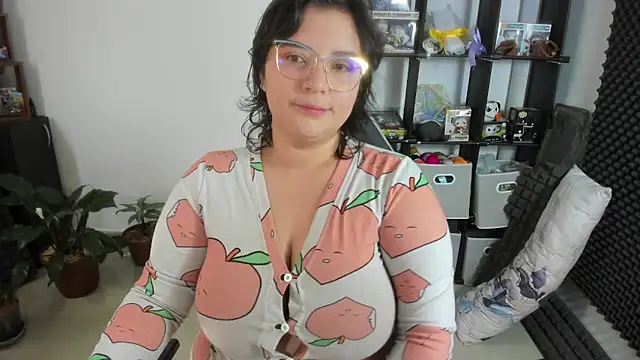 aika-dreams online show from March 2025 12:25:01 PM