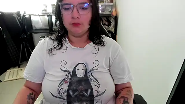 aika-dreams online show from December 2025 01:32:01 PM