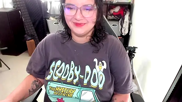 aika-dreams online show from November 2025 01:16:01 PM