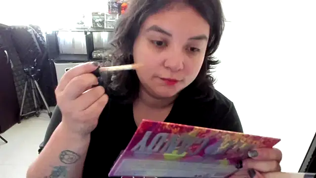 aika-dreams online show from November 2025 01:00:02 PM