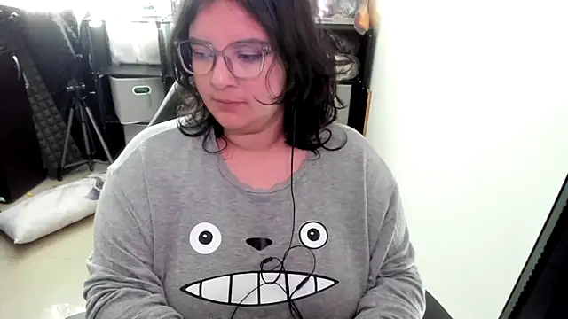 aika-dreams online show from December 2025 02:26:02 PM