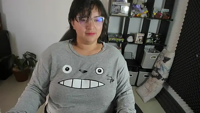 aika-dreams online show from February 2025 01:21:02 PM