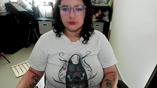 aika-dreams online show from November 2025 01:50:02 PM