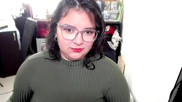 aika-dreams online show from October 2025 01:00:01 PM