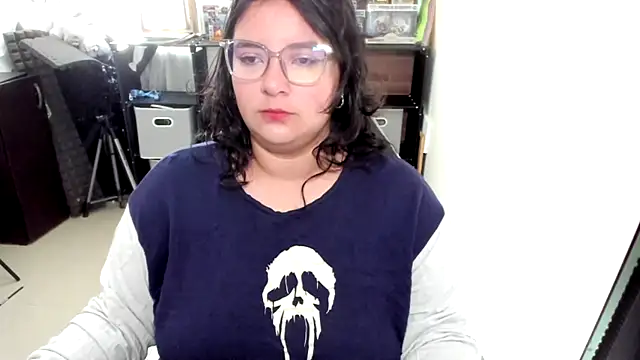 aika-dreams online show from November 2025 12:53:01 PM